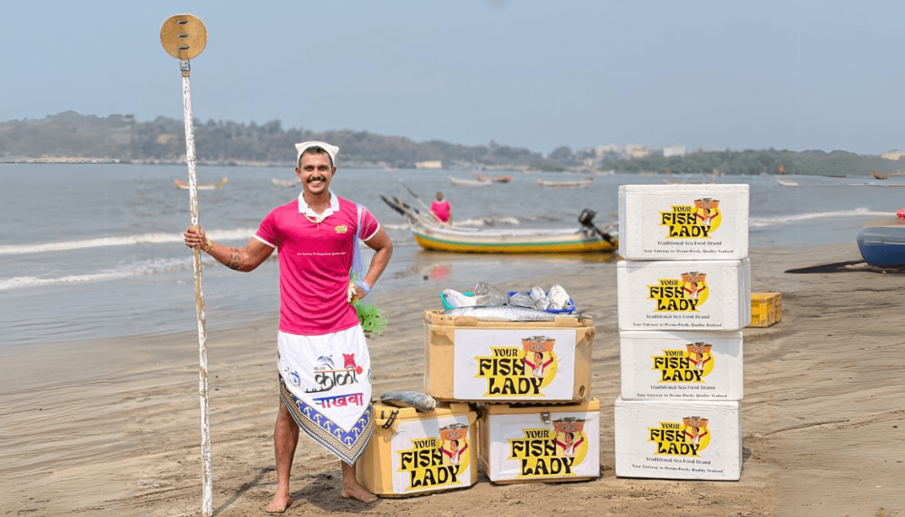 Nakhwa (Fisherman) around the sea with boat oar in hand and fish lady boxes